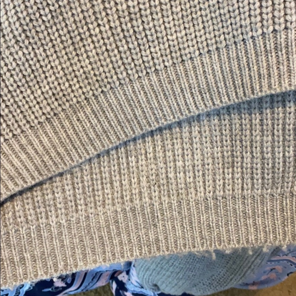 Chunky Gray Sweater - Picture 4 of 4